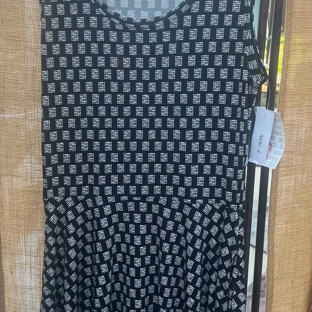 Stylish Black and White Patterned Dress